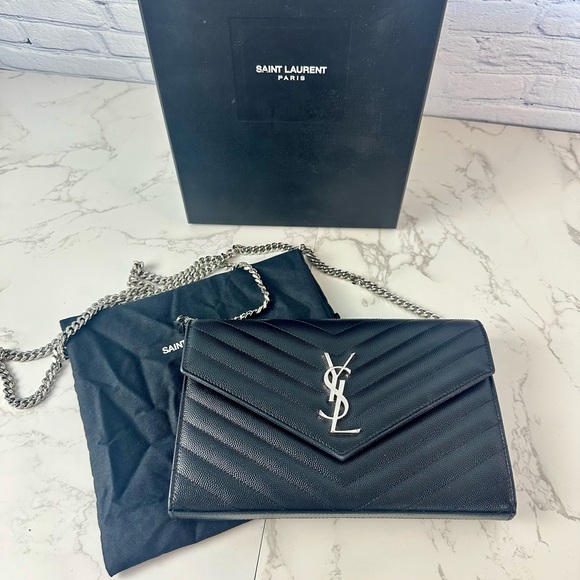 ❗️SOLD❗️Pre-Owned YSL Black Leather Wallet On Chain (Small) - Picture 2 of 8